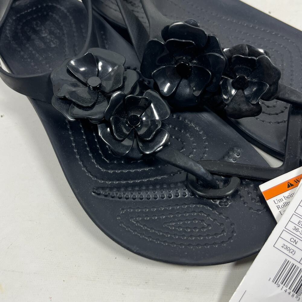 CROCS Sandals Womens 6 Serena Embellish Flip Flop Floral Strap Black NEW - Picture 2 of 6